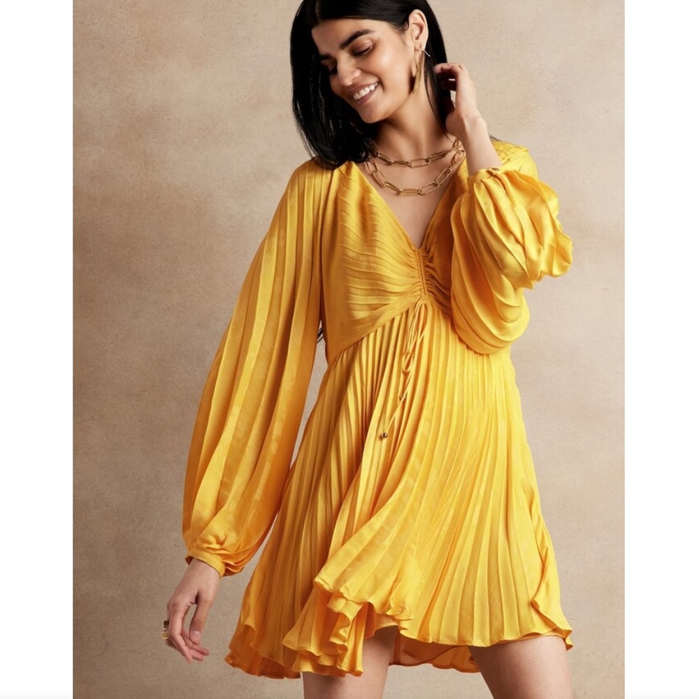 Banana republic yellow pleated radiant mini dress (Tall length)